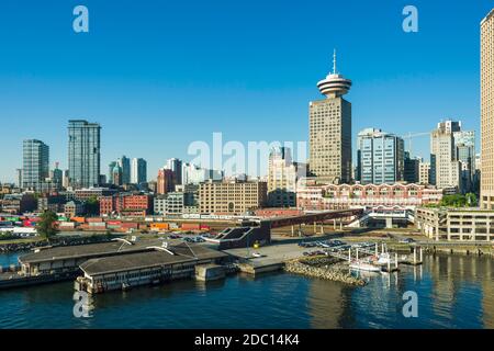 Centro di Vancouver, visto dal terminal delle navi da crociera di Canada Place, Vancouver, BC, Canada. Foto Stock