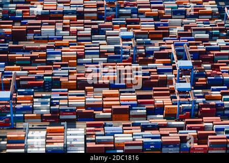 GERMANIA Hamburg Container Harbour , CTA terminal / DEUTSCHLAND Hamburg Hafen Containerterminal Altenwerder CTA der HHLA Foto Stock