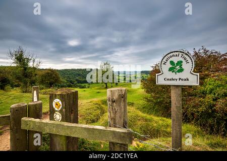 L'ingresso al Coaley Peak lungo il sentiero Cotswold Way, Gloucestershire, Inghilterra Foto Stock