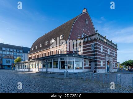 Kiel Maritime Museum nel vecchio edificio della Fish Hall dove i pesci sono stati messi all'asta. L'edificio e' stato aperto nel 1910. Convertito al museo nel 1978. Foto Stock