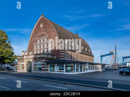 Kiel Maritime Museum nel vecchio edificio della Fish Hall dove i pesci sono stati messi all'asta. L'edificio e' stato aperto nel 1910. Convertito al museo nel 1978. Foto Stock