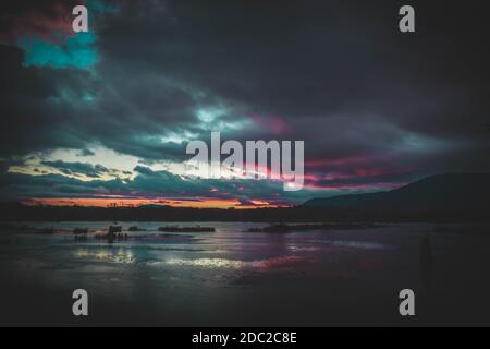 fantastico paesaggio del lago d'iseo Foto Stock