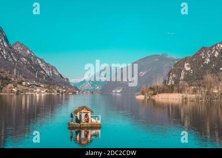 fantastico paesaggio del lago d'iseo Foto Stock