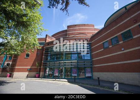 Il Wycombe Swan Theater di High Wycombe, nel Buckinghamshire, Regno Unito Foto Stock