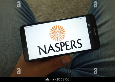KONSKIE, POLONIA - 29 giugno 2019: Logo aziendale Naspers visualizzato sul telefono cellulare Foto Stock