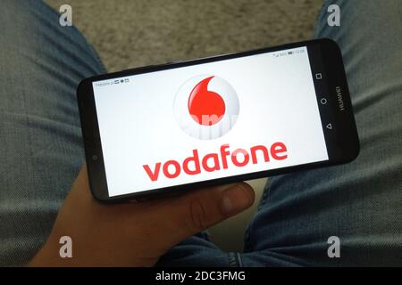 KONSKIE, POLONIA - 29 giugno 2019: Logo aziendale Vodafone visualizzato sul telefono cellulare Foto Stock