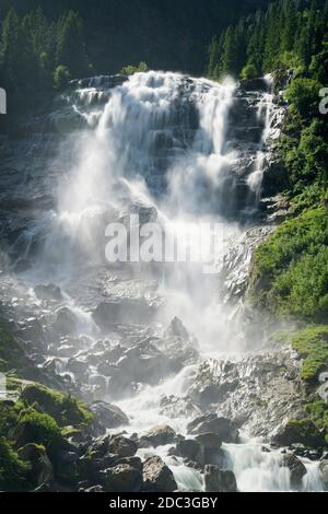 Cascata di Gawa nella valle dello stubai, Tirolo, Austria Foto Stock