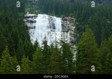 Cascata di Gawa nella valle dello stubai, Tirolo, Austria Foto Stock