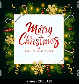 Sfondo verde di Natale con scritta Merry Christmas, rami di pino realistico, ghirlande lucenti, caramelle, serpentina, fiocco di neve d'oro glitter Illustrazione Vettoriale