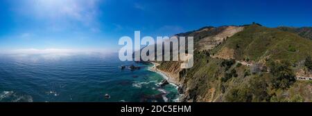 Area panoramica vicino alle cascate McWay sulla costa di Big sur, nella California centrale. Foto Stock