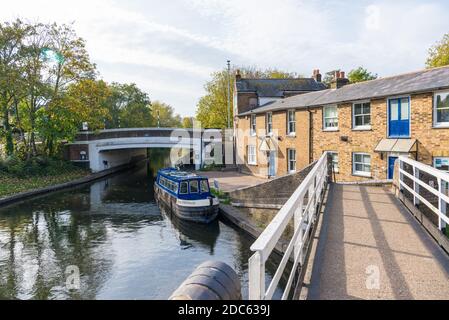 Vista su Batchworth Lock e sul canale Trust di Rickmansworth. Grand Union Canal, Rickmansworth, Hertfordshire, Inghilterra, Regno Unito Foto Stock