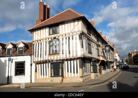 Architettura a graticcio di Hotel Indigo, Stratford-upon-Avon, Warwickshire, Inghilterra, Regno Unito Foto Stock