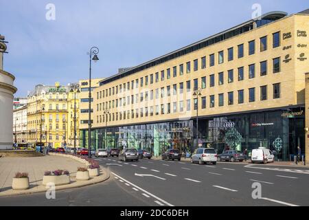 Varsavia, Mazovia / Polonia - 2019/10/26: Ethos Office building risviluppato da Kulczyk Silverstein Properties nel 2017 - precedentemente ING Real Estate - on th Foto Stock