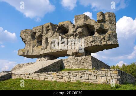 Lublin, Lubelskie / Polonia - 2019/08/17: Majdanek KL Lublin campo di concentramento e sterminio Nazis - Konzentrationslager Lublin - con le vittime Foto Stock