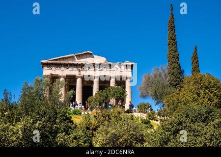 Atene, Attica / Grecia - 2018/04/02: Antico tempio di Efesto, Efaiato, nella zona archeologica di Agora ateniese Foto Stock