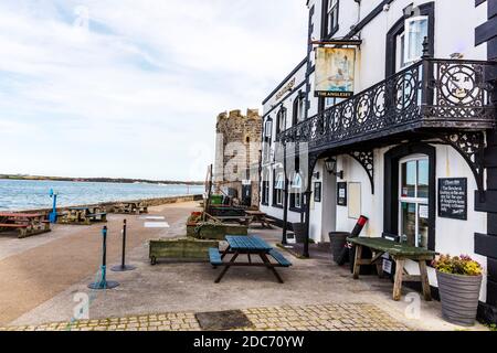 The Anglesey Arms Hotel Caernarfon, The Anglesey Pub, Caernarfon, Galles, Regno Unito, The Anglesey, Pub, hotel, caernarfon, segno, lato porto, bar, hotel, Foto Stock