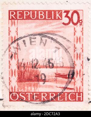 Antwerpen, Belgio - 17 novembre 2020: Un francobollo stampato dalla posta austriaca raffigurante un disegno Foto Stock