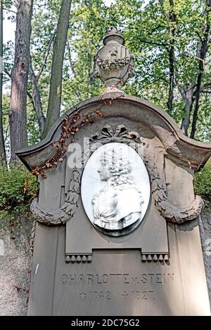 Weimar, antico cimitero: Tomba di Charlotte von Stein, amico di Goethe; Weimar, alter Friedhof: Grab von Charliotte contro Stein Foto Stock