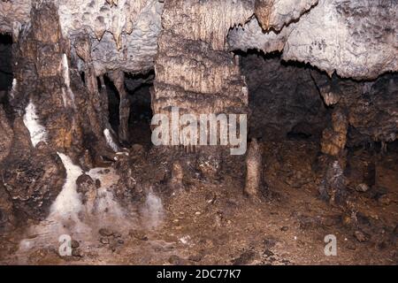 All'interno di una bella grotta - primo piano di rocce Foto Stock
