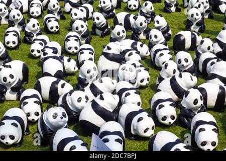 L'installazione artistica del 1600 Pandas di Paulo Grangeon a Bangkok, Thailandia Foto Stock