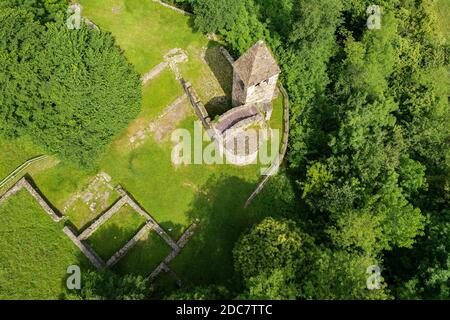 Abbazia di S. Pietro in Vallate sec. XI, Piagno di Cosio Valtellino, Valtellina (IT), Aerial Foto Stock