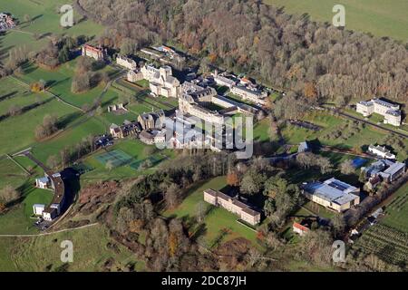 Veduta aerea dell'Abbazia e del College di Ampleforth, a nord di York, Yorkshire Foto Stock