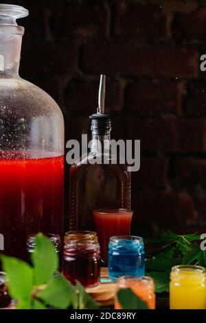 tinture alcoliche berry in shorts Foto Stock