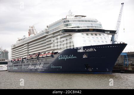 La nave da crociera Mein Schiff 6 sarà a Bremerhaven il 24 agosto 2020 a Columbuskaje Foto Stock