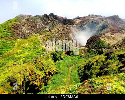 Il cratere del vulcano 'la Soufrière' vicino a Saint-Claude, Guadalupa Foto Stock