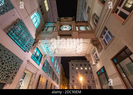 L'Orologio dell'Anker, l'Orologio meccanico Art Nouveau, Hoher Markt, Vienna, Austria. Foto Stock