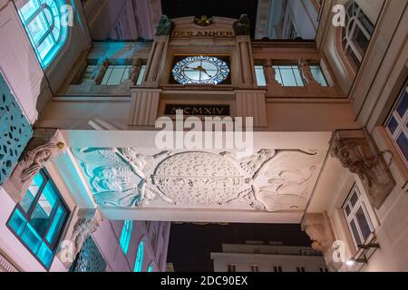 L'Orologio dell'Anker, l'Orologio meccanico Art Nouveau, Hoher Markt, Vienna, Austria. Foto Stock