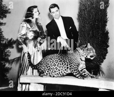 KATHARINE HEPBURN e CARY GRANT con IL BAMBINO il leopardo posato Pubblicità ancora per PORTARE IN SU IL BAMBINO 1938 direttore HOWARD HAWKS RKO radio immagini Foto Stock