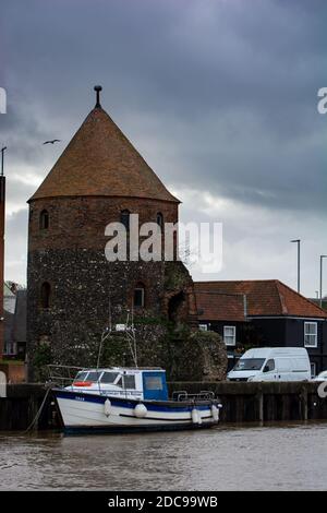 La North West Tower, accanto al fiume Bure, a Great Yarmouth Foto Stock