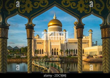 Moschea Di Omar Ali Saifuddien A Bandar Seri Begawan, Brunei Foto Stock