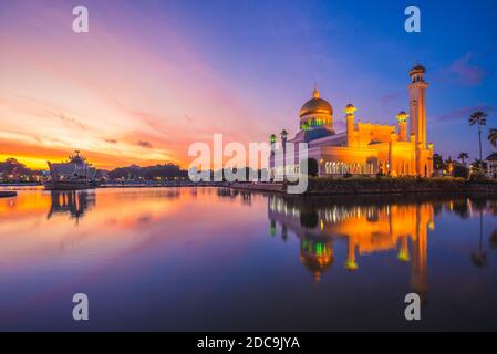 Moschea Di Omar Ali Saifuddien A Bandar Seri Begawan, Brunei Foto Stock