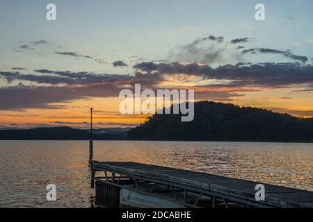 Tramonto al lago carter in Georgia, Stati Uniti Foto Stock