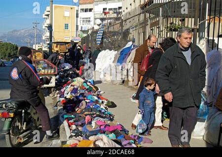 Mercato di strada, centro di Tirana, Albania Foto Stock