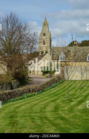 Il grazioso villaggio di Duddington si trova nella Welland Valley nel Northamptonshire, Regno Unito Foto Stock