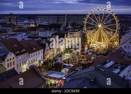 Mercatino di Natale con ruota panoramica (2019) Foto Stock