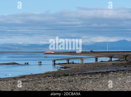 L'estuario del Wyre con Wyre Rose, il traghetto attraverso l'estuario del Wyre da Knott End a Fleetwood, alla fine della rampa, Lancashire Foto Stock