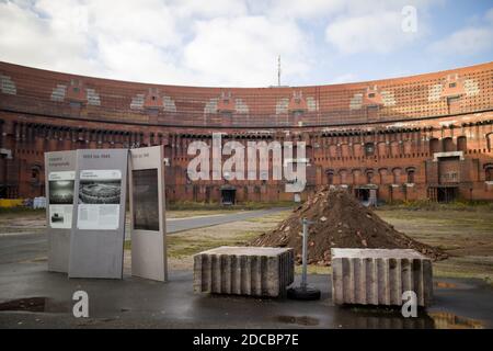 Norimberga, Germania. 20 Nov 2020. Vista delle mura interne della Sala Congressi sul terreno dell'ex Partito nazista Rally. Credit: Daniel Karmann/dpa/Alamy Live News Foto Stock