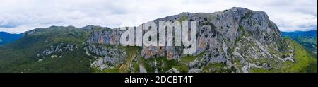 Peña Ranero, comune di Ramales de la Victoria, Cantabria, Spagna, Europa Foto Stock