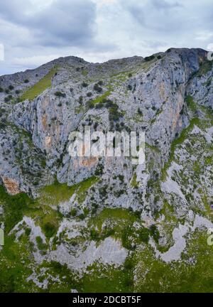 Peña Ranero, comune di Ramales de la Victoria, Cantabria, Spagna, Europa Foto Stock