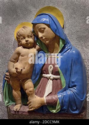 Vergine Maria Gesù Cristo Bambino 1500 Andrea della Robbia Italia Italiano Inizio scultore rinascimentale 1435-1525 FIRENZE Foto Stock