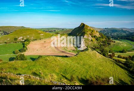 Parkhouse Hill visto da Chrome Hill nel Derbyshire. Foto Stock