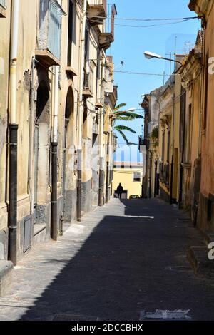 Stradine nella città siciliana di Acireale Foto Stock