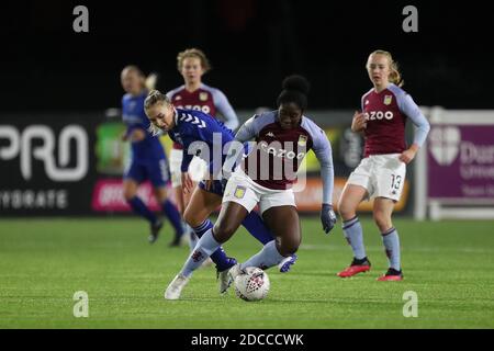 DURHAM, INGHILTERRA. 18 NOVEMBRE Anita Asante di Aston Villa in azione con Durham Women's Bridget Galloway durante la partita fa Women's Continental League Cup tra Durham Women e Aston Villa al Castello di Maiden, Durham City mercoledì 18 novembre 2020. (Credit: Mark Fletcher | MI News) Credit: MI News & Sport /Alamy Live News Foto Stock