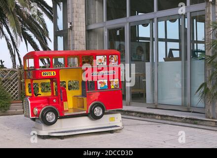 autobus a due piani a gettoni Foto Stock