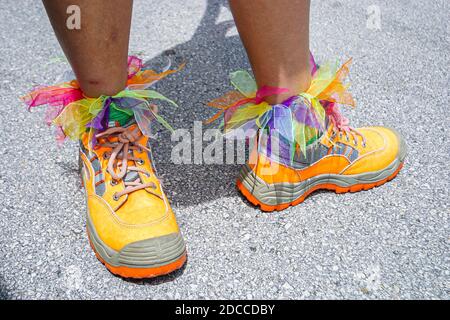 Miami Florida, Dadeland Mall ArtVentures festival artistico fiera, clown scarpe moda, Foto Stock