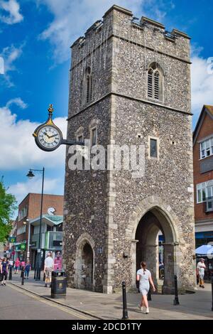 Torre di San Giorgio. Parte della chiesa medievale ora demolita di San Giorgio Martire a Canterbury, Kent, Regno Unito. Foto Stock